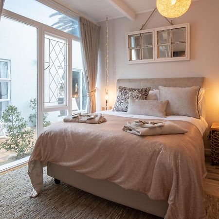 Salt Boutique Guesthouse By Curiocity (Adults Only) Bloubergstrand Ngoại thất bức ảnh